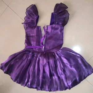 A beautiful baloon frock for Girl