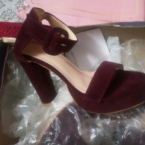 Maroon Heel