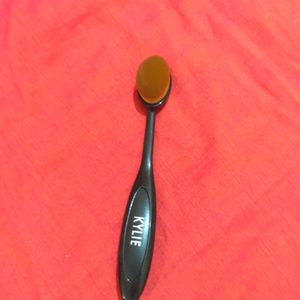 FOUNDATION BRUSH