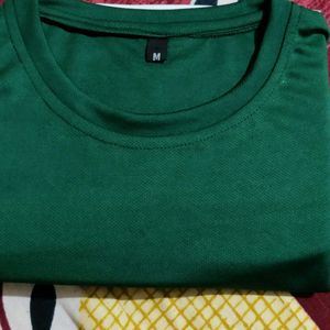 Men,s Green T-shirt