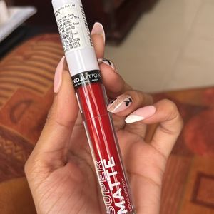 Makeup revolution super matte lipstick..