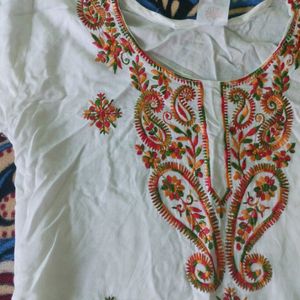 SHORT WHITE KURTI (S)