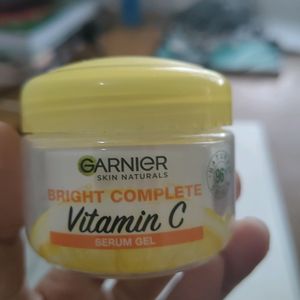 Garnier Skin Naturals And Florette Cream