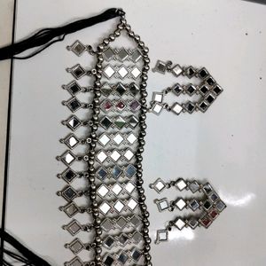 Mirrored choker set