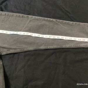 H&M Black Faded High Rise Casual Jeans (Women)