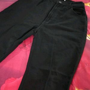 Black Straight Fit Jeans