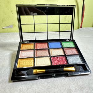 Colors Queen Eyeshadow Pallet