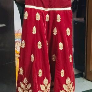 Women Velvet Gown And Dupatta