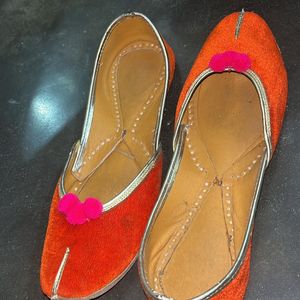 Velvet Orange Jutti