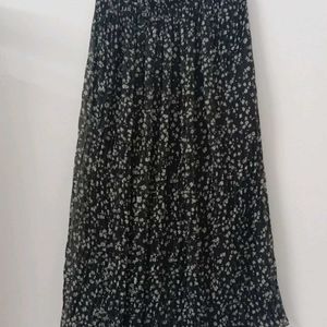 Brand New Beautiful Pleated Long Skirt Black