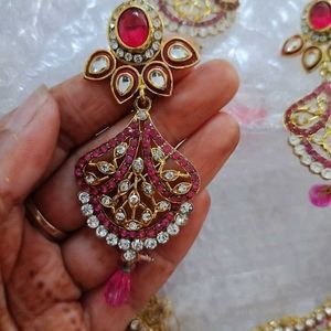 Stone Studded Jewellery Set