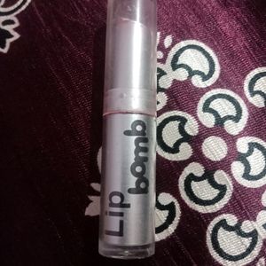 Lip Bomb Moisturizing Lipstick (Shade-17)