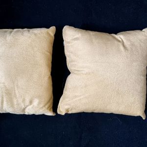 Set Of Cushions And Neck Pillows