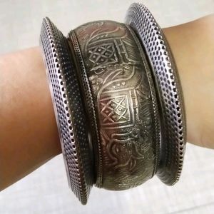 Silver Colour Women Bangles Set And Size Is 2.5