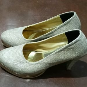 Golden Shining Heels