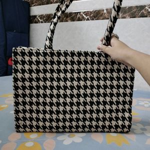 Black Nd White Bags