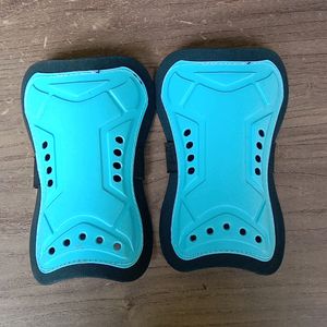 Riaka Shin Guard