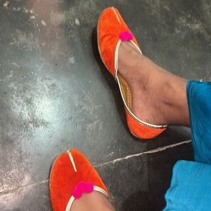 Velvet Orange Jutti