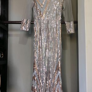 💰 Price Drop Alert! 💰 Silver Maxi Sequin Dress