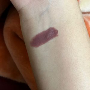 Gigi Hadid Mauve Matte Erin Lipstick