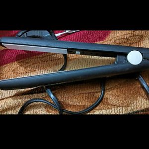 New With Tag Hair Straightener