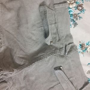 Unique Stylish Shorts Come Capri