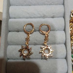 Gold Plated Americian Diamond Earrings