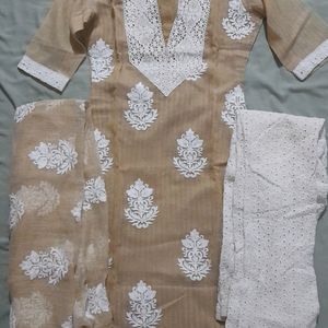 Kurta Set With Dupatta And Pants