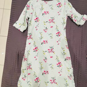 Floral Kurta Size S