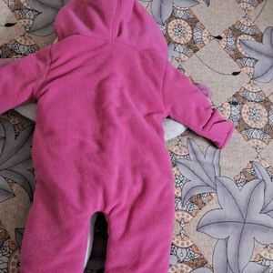 A Very Beautiful Baby Suit In Which Bab Covers.