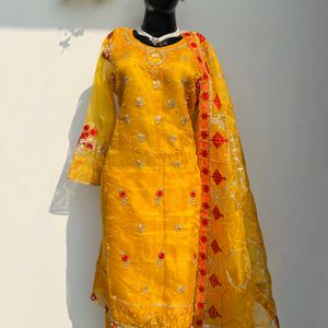 Embroidered Pakistani Suit