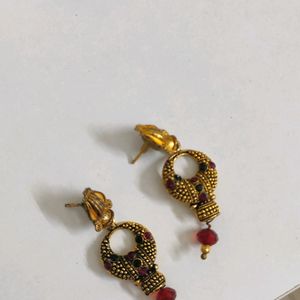 A Set Of Earrings N Lockets Traditional