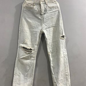 Torn High Waist Jeans