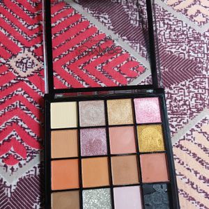 Mars Mesmereyes Eyeshadow pallet 02