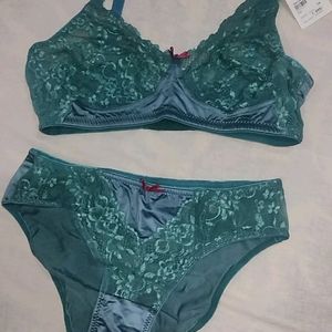 BRA & PANTY SET