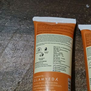 2 Sunscreen 🧴 From Glamveda