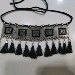 Black Square Thread Choker Necklace With Earrings