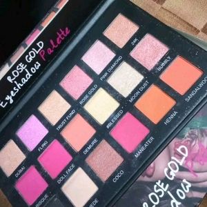 Eyeshadow Palette, Sponge & Brush Kit