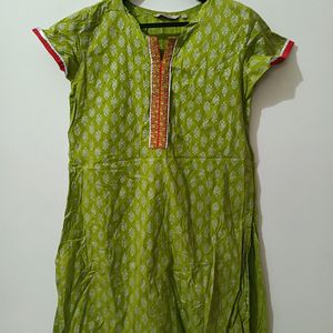 Avaasa Ethnic Kurti