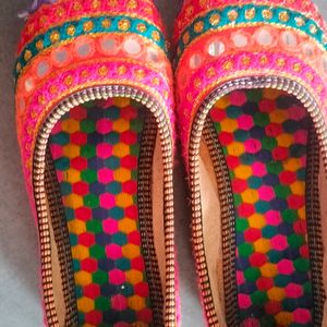 Multicolored Beautyful Ethnic Jutti