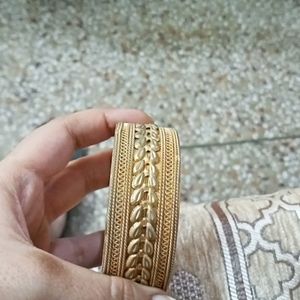 Single Broad Bangle