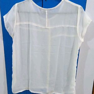 Globus Brand Off White Top