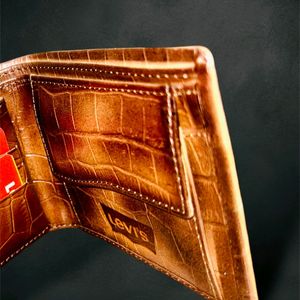 Levis Genuine Leather Wallet Men's Wooden Box