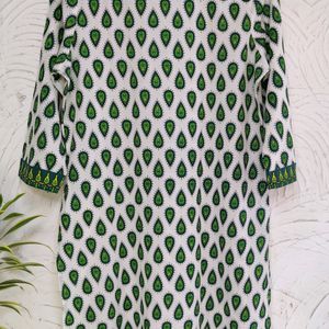 💚🤍💛 Cotton Kurti