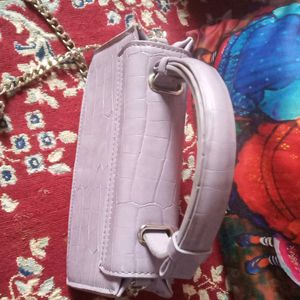 Levender Sling Bag