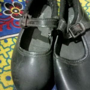 Kids Branded School Shoes At 99rs Or 700coins