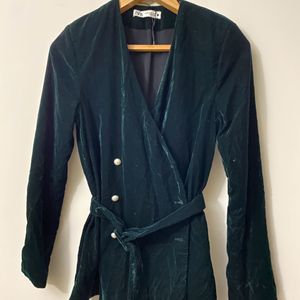 Valvet Jacket With Belt