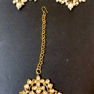 Kundan Earrings And Mangtika