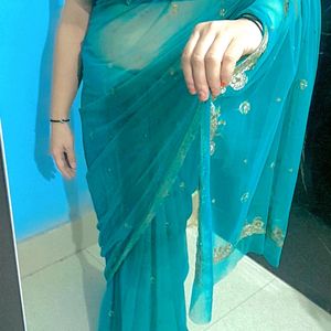 Only Saree Without Blouse And Petticoat