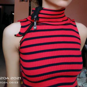 Stripe Side Cross Zipper Neck Sleeveless Top